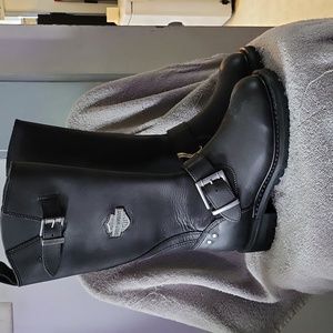 CLOSET CLEAN OUT SALE!! Harley Davidson women's Chalmers boots size 6